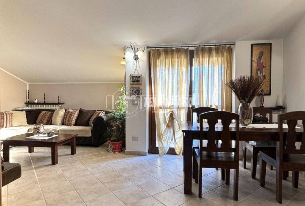 appartamento in vendita ad Arluno in zona Rogorotto