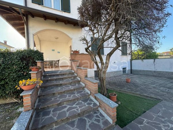 casa indipendente in vendita ad Arluno