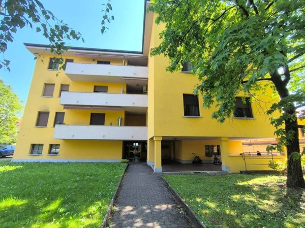 appartamento in vendita ad Arluno in zona Rogorotto
