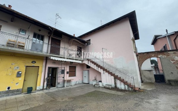 casa indipendente in vendita ad Arluno