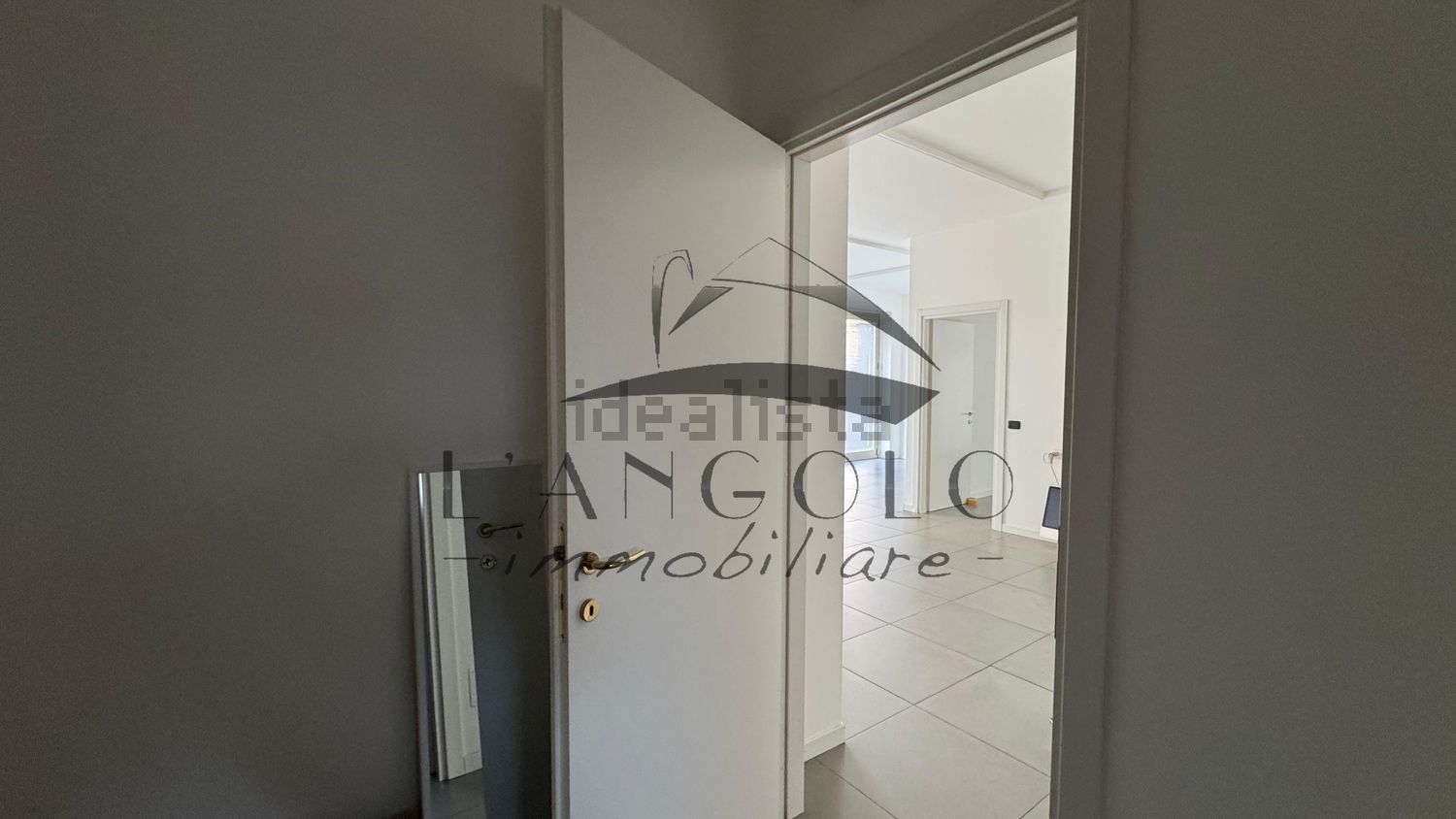 negozio in vendita ad Arluno