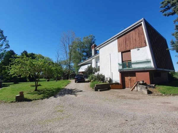 casa indipendente in vendita ad Arluno