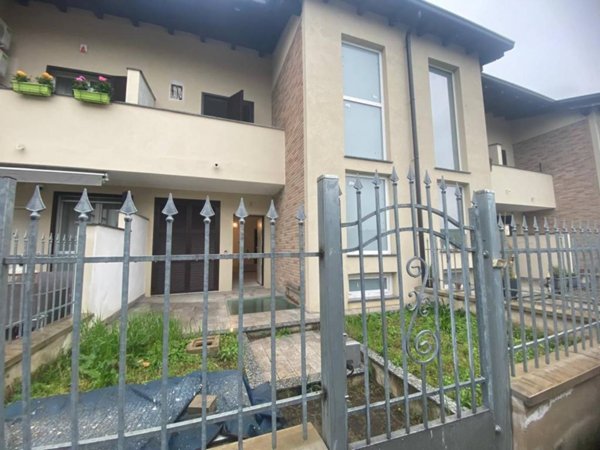 casa indipendente in vendita ad Arluno in zona Rogorotto
