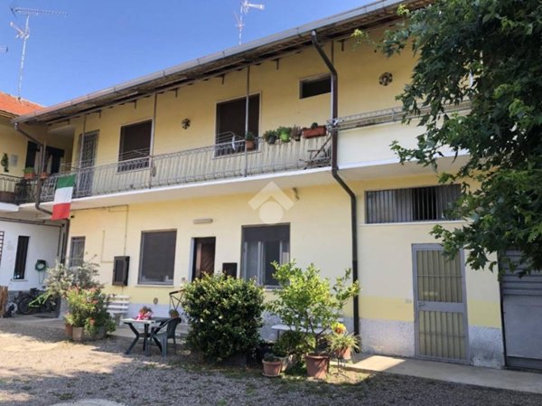 casa indipendente in vendita ad Arluno