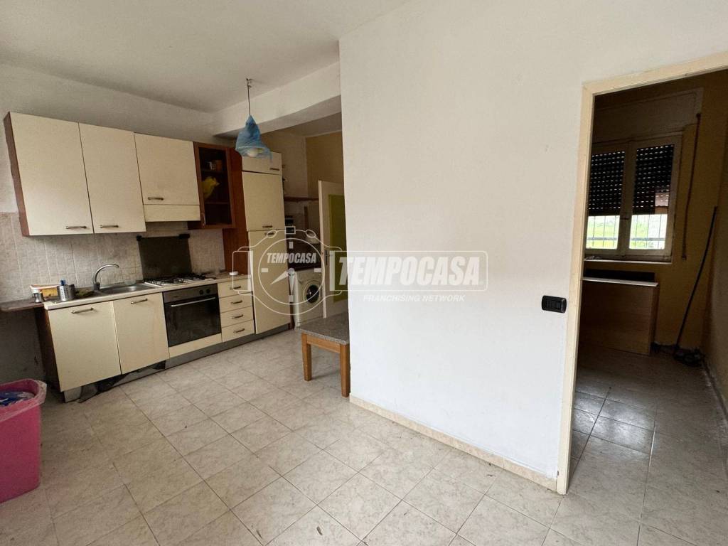 appartamento in vendita ad Arluno in zona Rogorotto