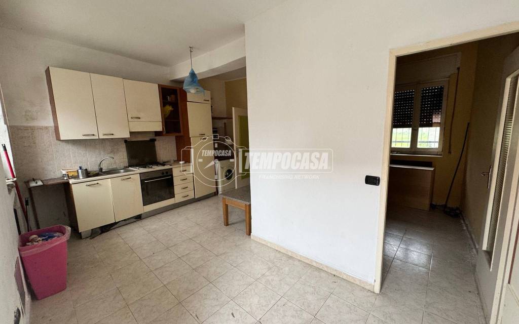 appartamento in vendita ad Arluno in zona Rogorotto