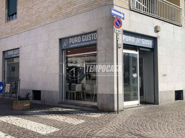 negozio in vendita ad Arluno