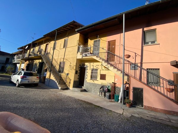 appartamento in vendita ad Arluno in zona Rogorotto