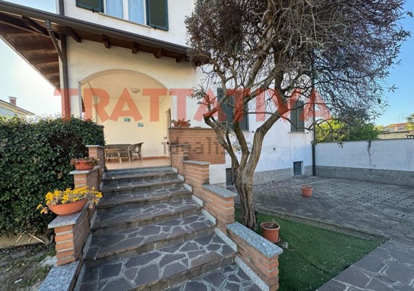 casa indipendente in vendita ad Arluno