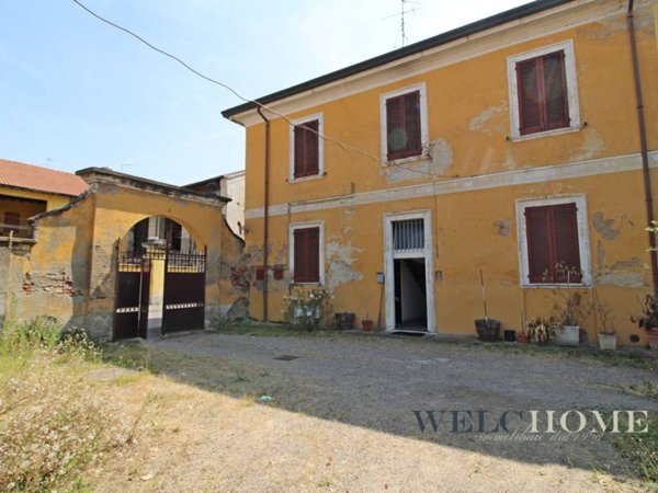 casa indipendente in vendita ad Arluno