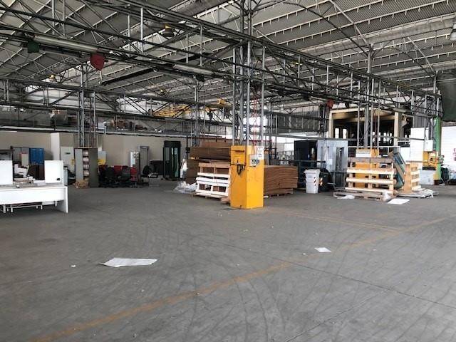 locale commerciale in vendita ad Arluno in zona Rogorotto