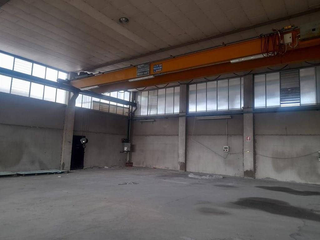 locale commerciale in vendita ad Arluno