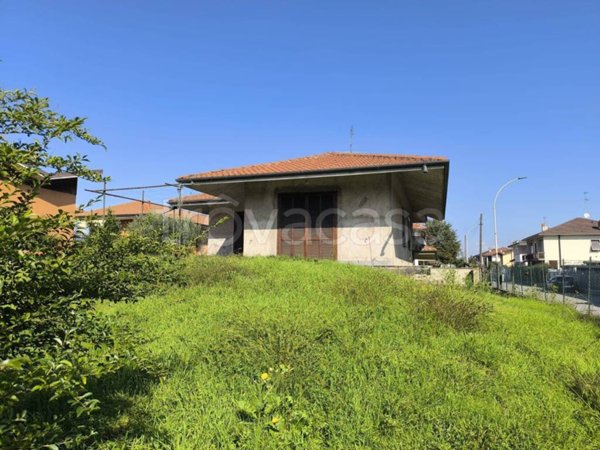 casa indipendente in vendita ad Arluno