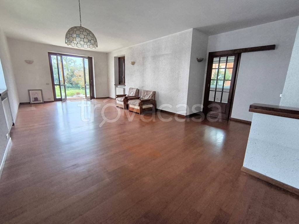 casa indipendente in vendita ad Arluno