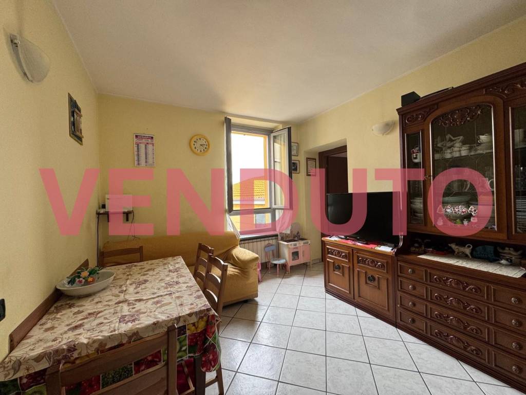 appartamento in vendita ad Arluno in zona Rogorotto