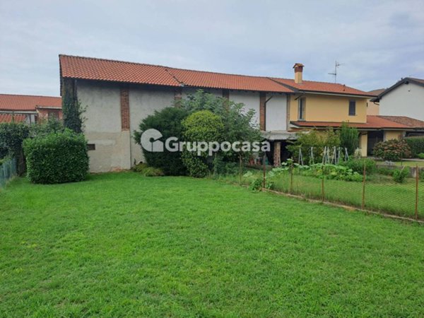 casa indipendente in vendita ad Arluno
