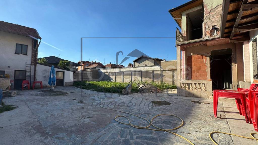 casa indipendente in vendita ad Arluno