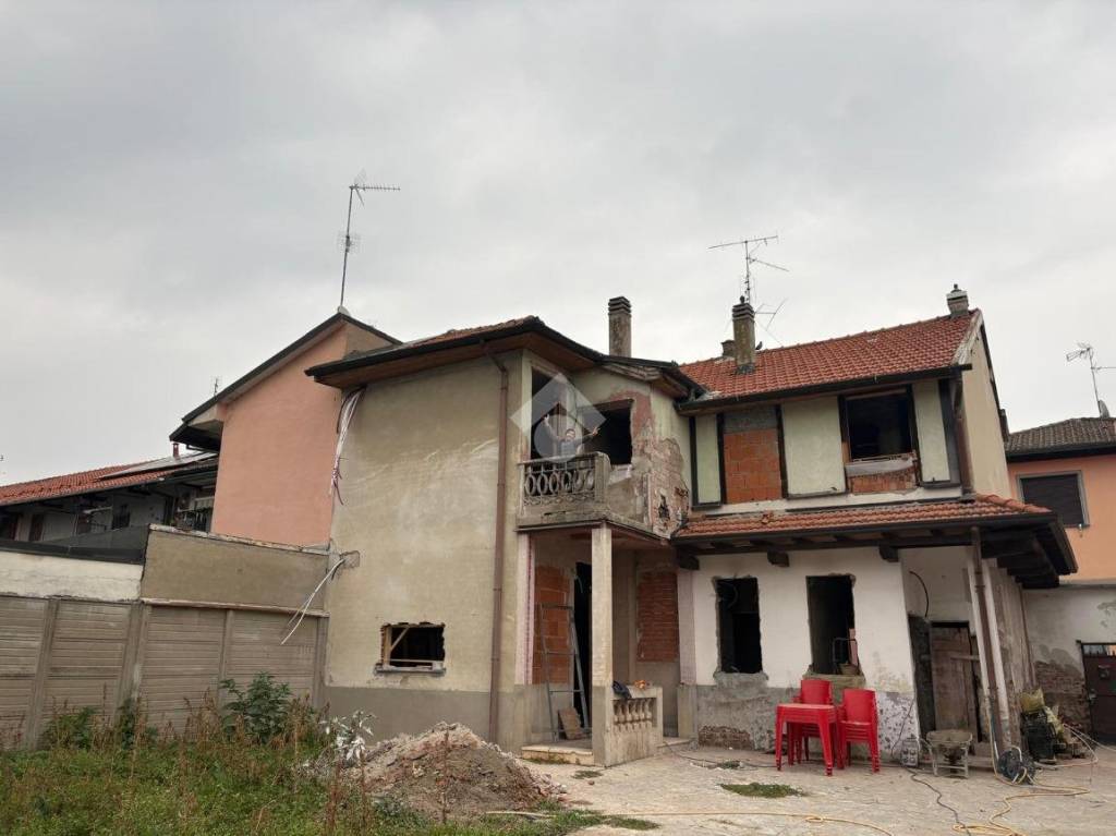 casa indipendente in vendita ad Arluno