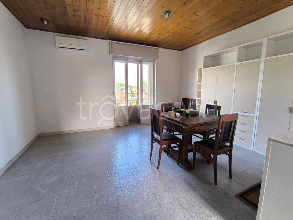 appartamento in vendita ad Arluno in zona Rogorotto