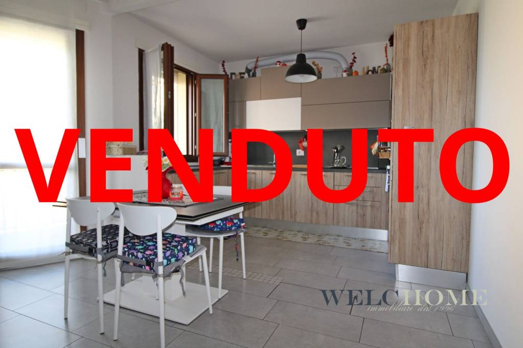 appartamento in vendita ad Arluno in zona Rogorotto
