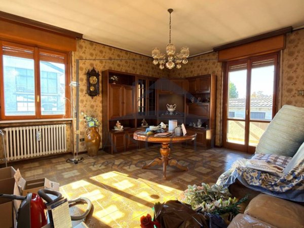 casa indipendente in vendita ad Arluno