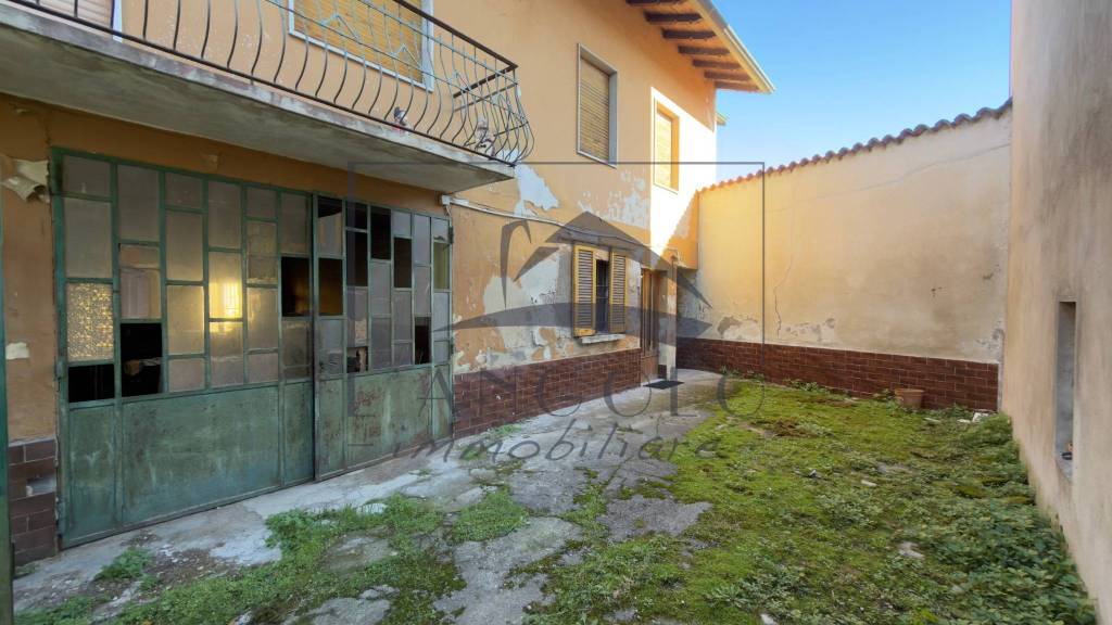 casa indipendente in vendita ad Arluno