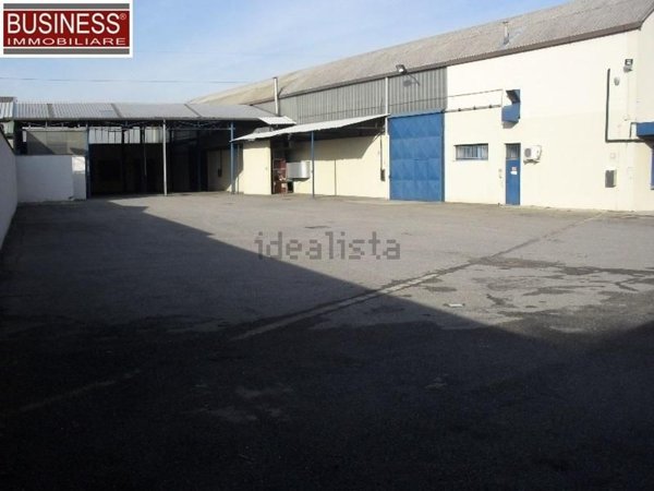 capannone in vendita ad Arluno