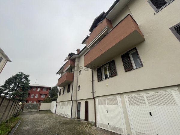 negozio in vendita ad Arluno