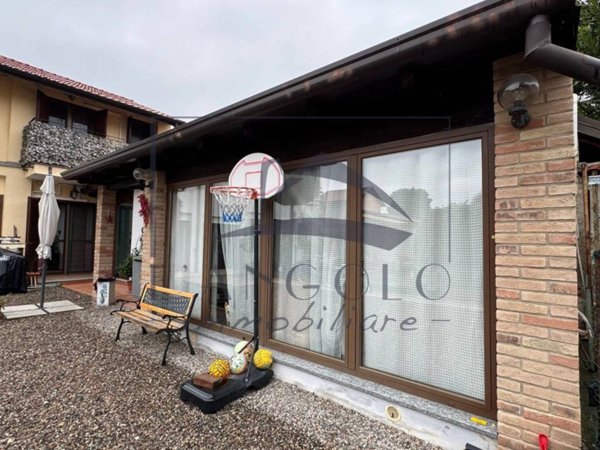 casa indipendente in vendita ad Arluno