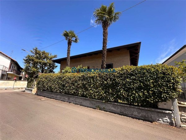 casa indipendente in vendita ad Arluno
