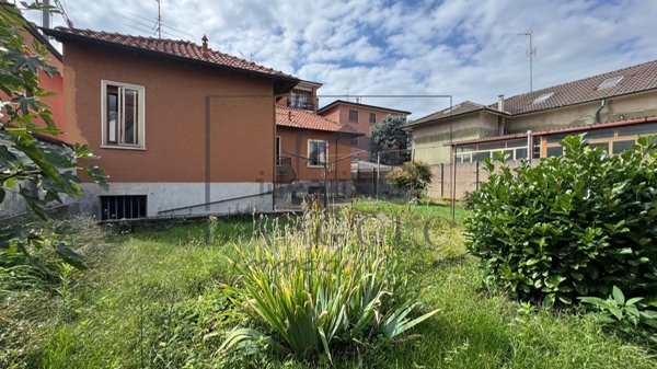 casa indipendente in vendita ad Arluno