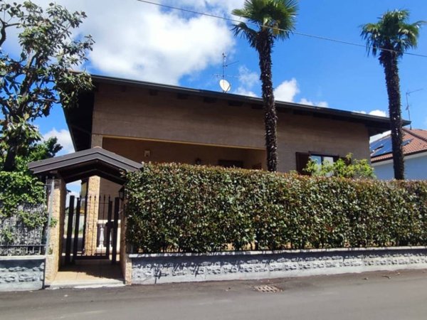 casa indipendente in vendita ad Arluno