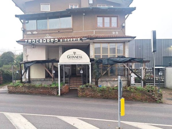 negozio in vendita ad Arluno