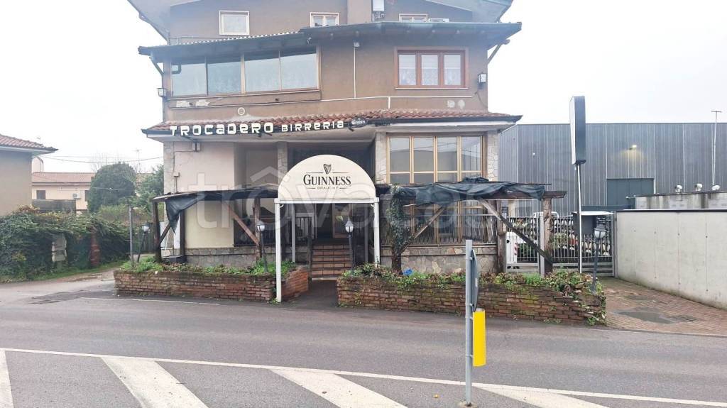 negozio in vendita ad Arluno