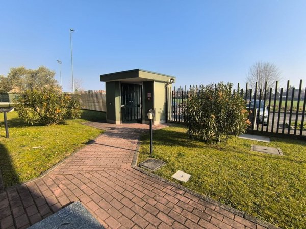 appartamento in vendita ad Arluno in zona Rogorotto