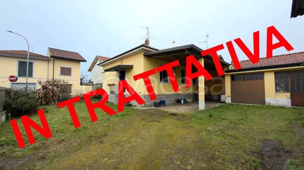 casa indipendente in vendita ad Arluno in zona Rogorotto