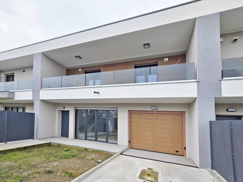 casa indipendente in vendita ad Arluno