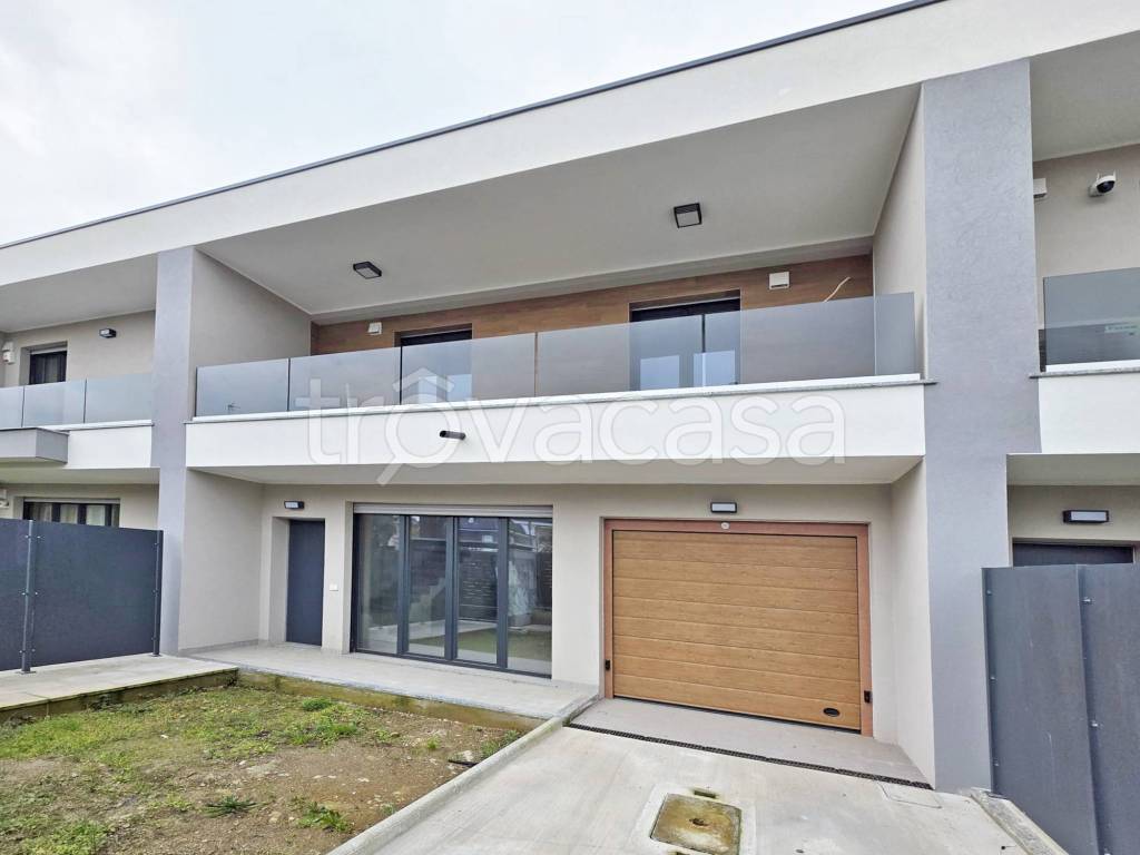 casa indipendente in vendita ad Arluno