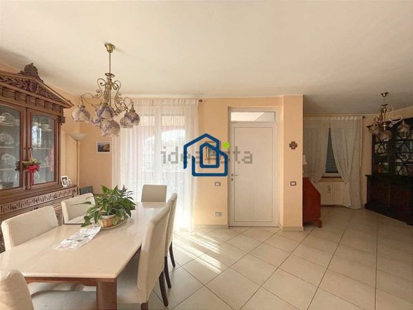casa indipendente in vendita ad Arluno