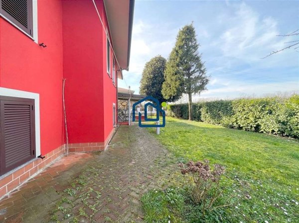 casa indipendente in vendita ad Arluno in zona Rogorotto