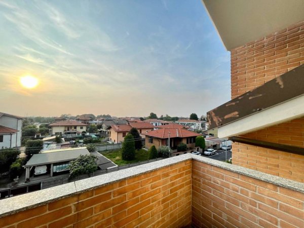 appartamento in vendita ad Arluno in zona Rogorotto