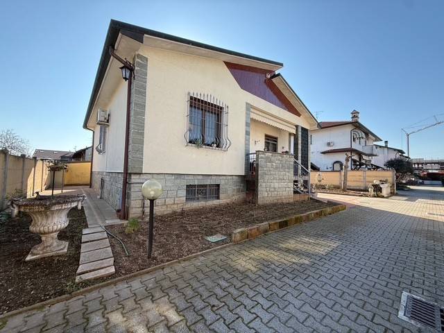 casa indipendente in vendita ad Arluno