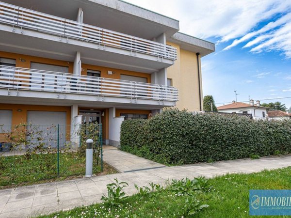 appartamento in vendita ad Arluno in zona Rogorotto