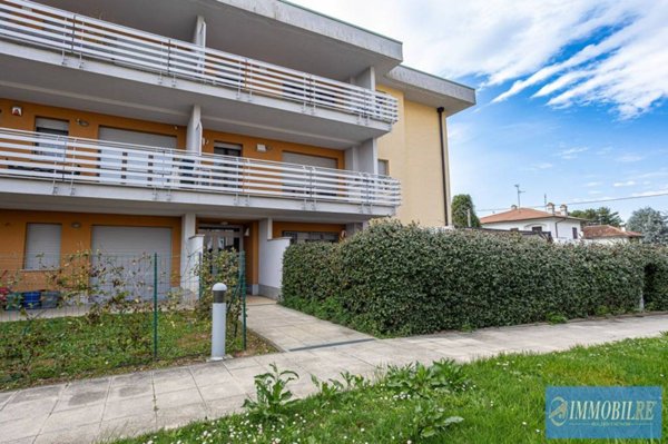 appartamento in vendita ad Arluno in zona Rogorotto