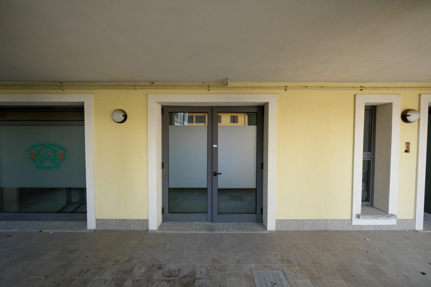 negozio in vendita ad Arluno