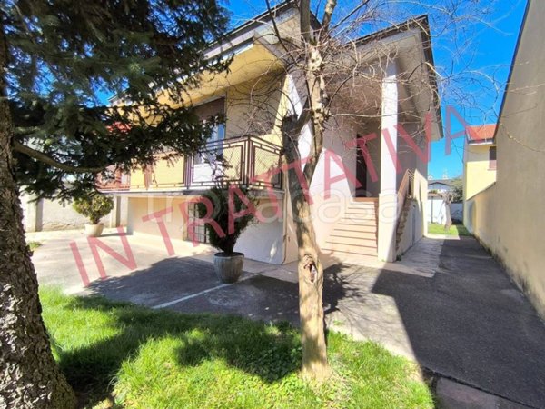 casa indipendente in vendita ad Arluno in zona Rogorotto