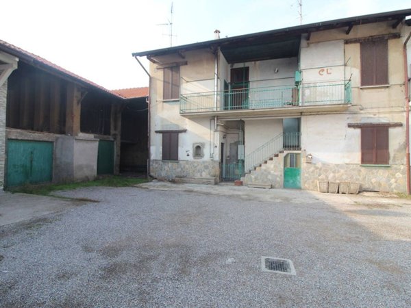 casa indipendente in vendita ad Arluno in zona Rogorotto