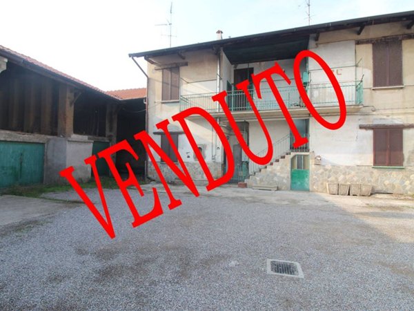 casa indipendente in vendita ad Arluno in zona Rogorotto