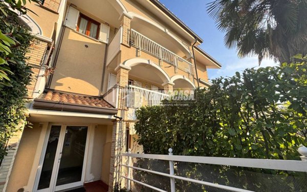 appartamento in vendita ad Arluno in zona Rogorotto