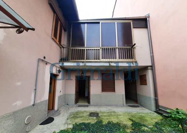 casa indipendente in vendita ad Arluno